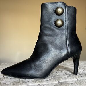 Via Spiga Hanne Black Leather Ankle Boots Women 8.5 Designer Pointed Toe Buttons